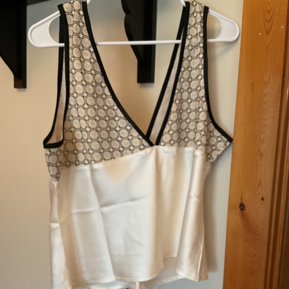 NWOT Beautiful Satin Looking Bow Top - Picture 2 of 6